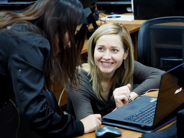 Natalija Zhukova (RUS) and Ju Wenjun (CHN) before the pres-conference after Round 1