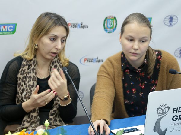 Lela Javakhishvili (GEO) and Valentina Gunina (RUS)