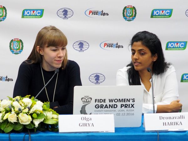 Olga Girya (RUS) and Dronavalli Harika (IND)